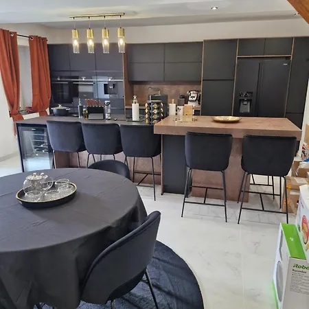 Infinity Marbre * Cérans-Foulletourte